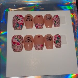 10 PC Hand Crafted Bloom Floral Nails NWT (S,M,L)